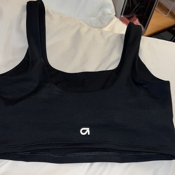 Gap black sports bra ( like new) SIZE. XS👛👛✅🛍️🛍️ - Picture 3 of 4